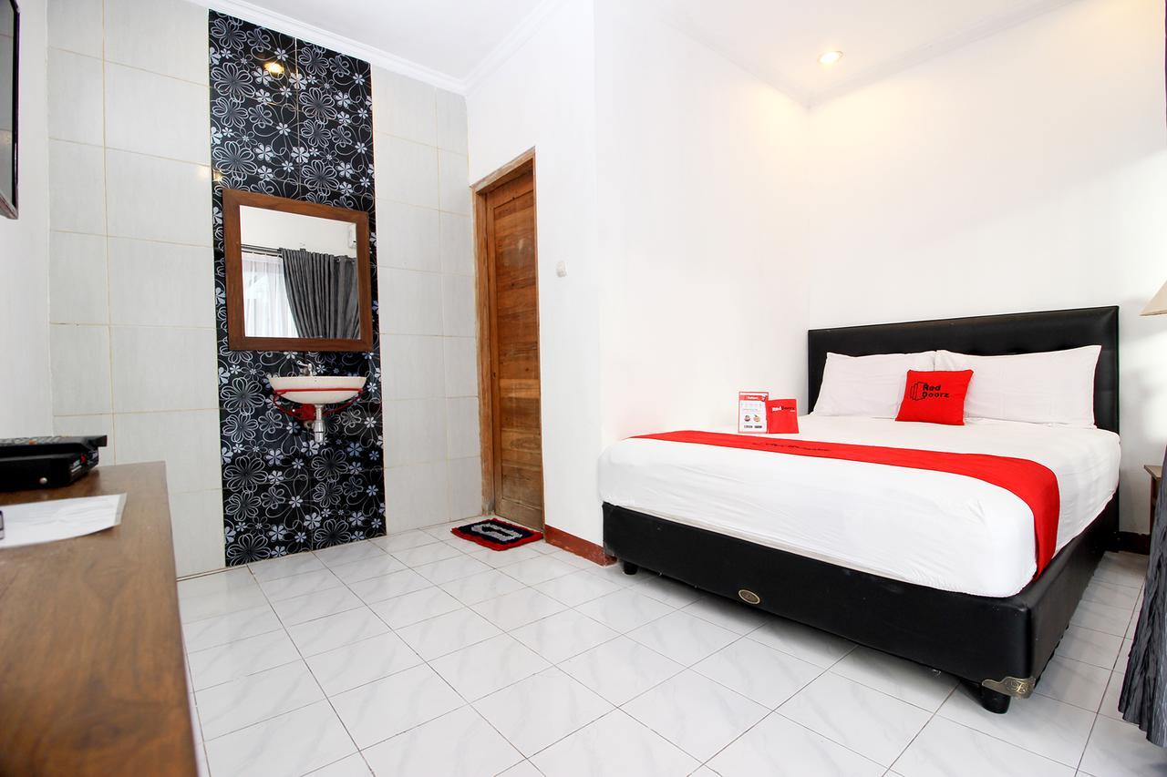 Reddoorz Plus @ Prawirotaman 3 Yogyakarta Exterior photo