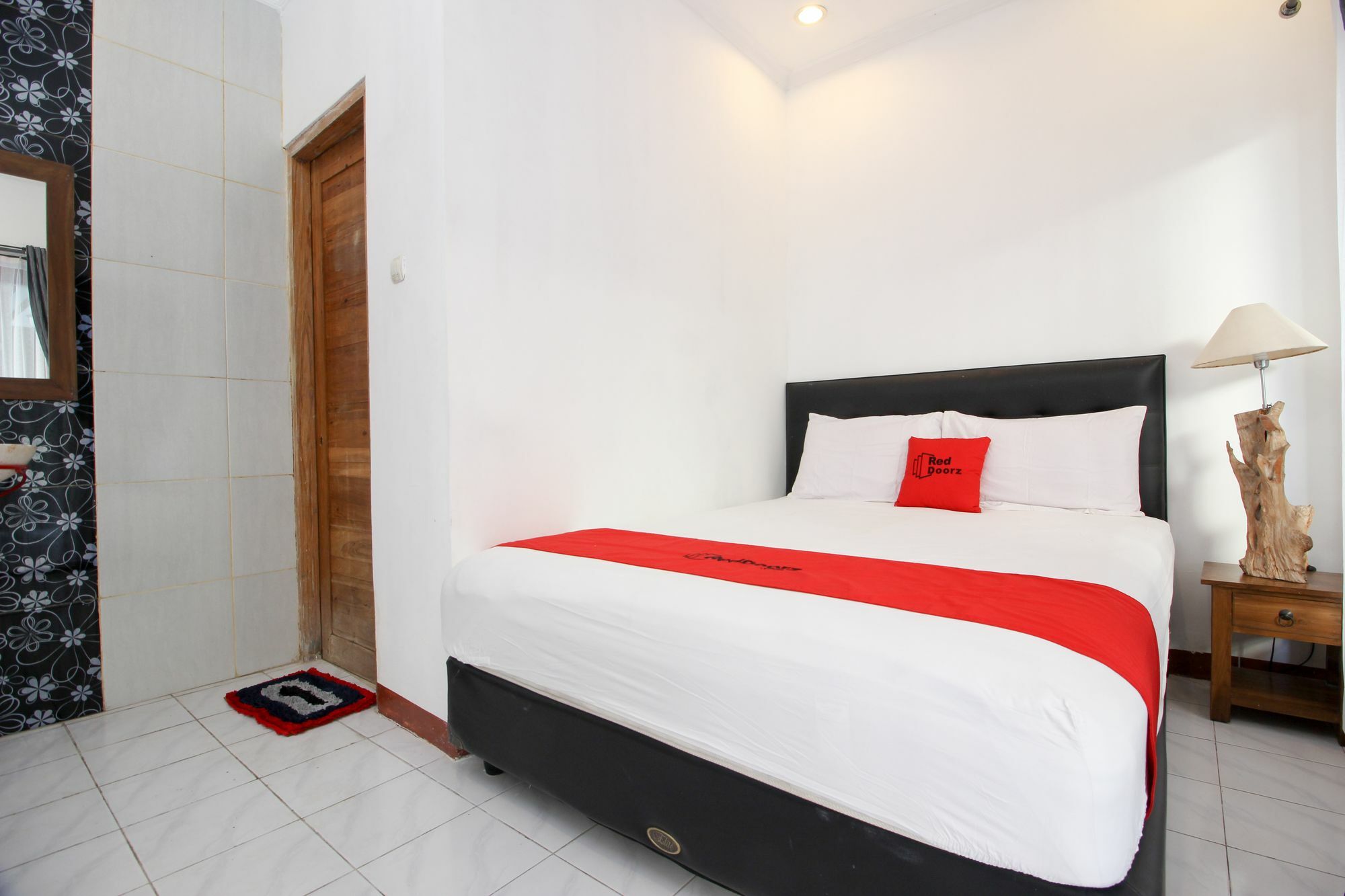 Reddoorz Plus @ Prawirotaman 3 Yogyakarta Exterior photo